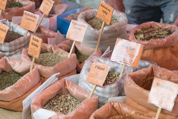 Karlovy Vary: Zítřejší farmářské trhy budou s ochutnávkou rybích specialit