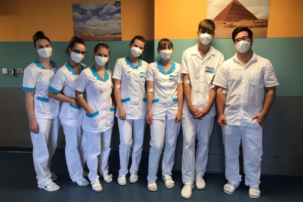 Kraj vyzývá studenty se zdravotnickým zaměřením, aby opět přišli nemocnicím pomoci