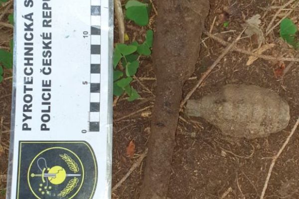 Liboc: Část nalezené munice pyrotechnik zlikvidoval na místě