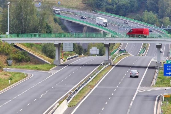 O dostavbě dálnice D6 směrem na SRN jednal kraj s ministrem dopravy