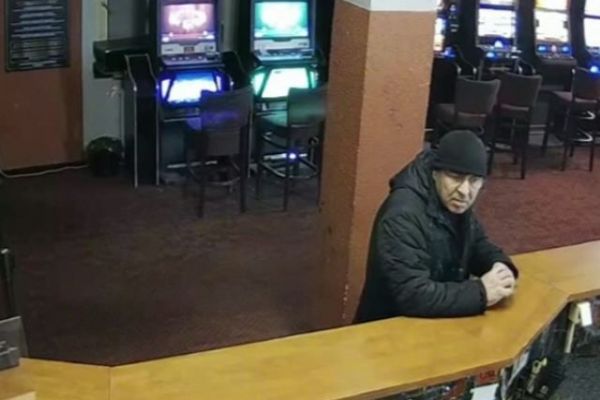 Sokolov: Podvodník oklamal barmana při směně peněz