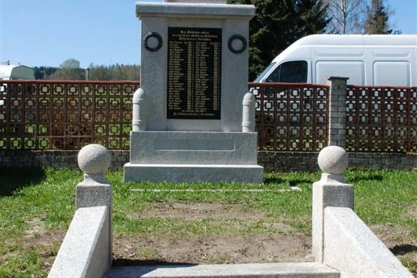 Vernéřov: Renovace památníku obětem 1. světové války je hotova