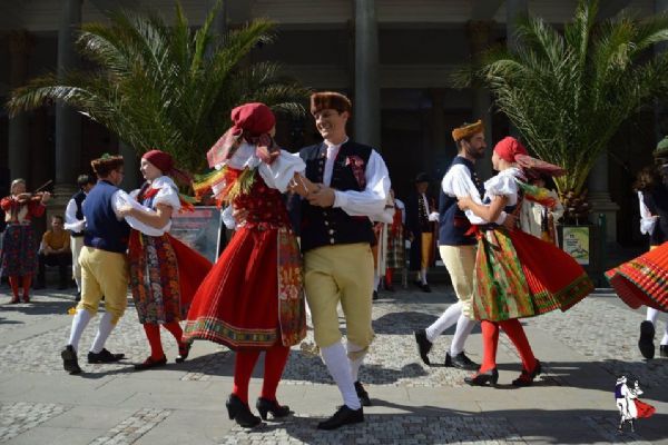 Začátek září roztančí náš region Karlovarský folklorní festival 