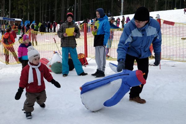 Ski&Bike Špičák láká na pokles mrazů, rovné sjezdovky a v sobotu navíc na dětský den.