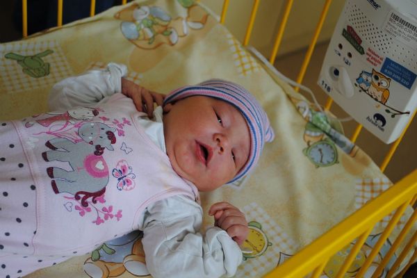 Novorozené děti v nemocnicích v Třebíči a Jihlavě bude hlídat 15 nových monitorů dechu 