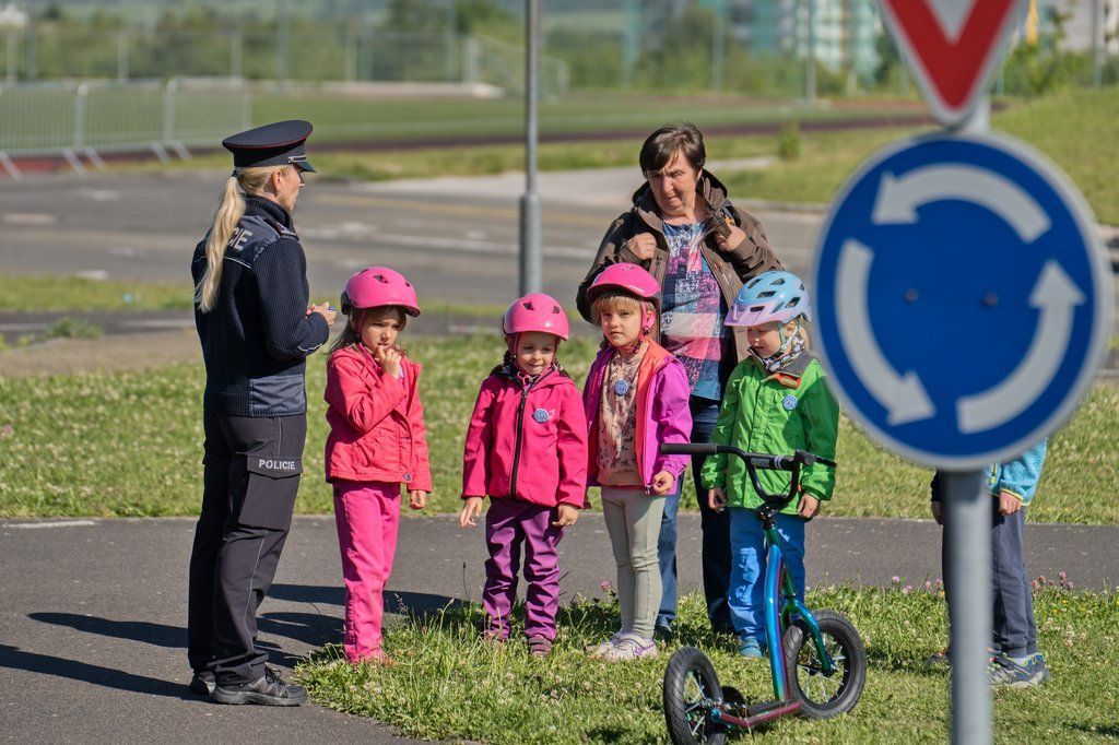 Děti z plzeňských mateřinek se učí dopravní výchovu