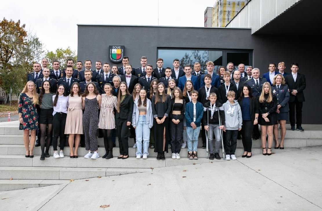 Dobrovolní i profesionální hasiči převzali ocenění za reprezentaci v požárním sportu