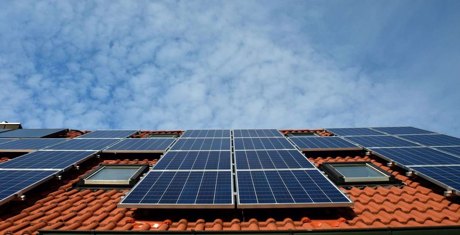 Bytové domy na Vojtově dostanou solární panely, získaná energie bude využita ve společných prostorách