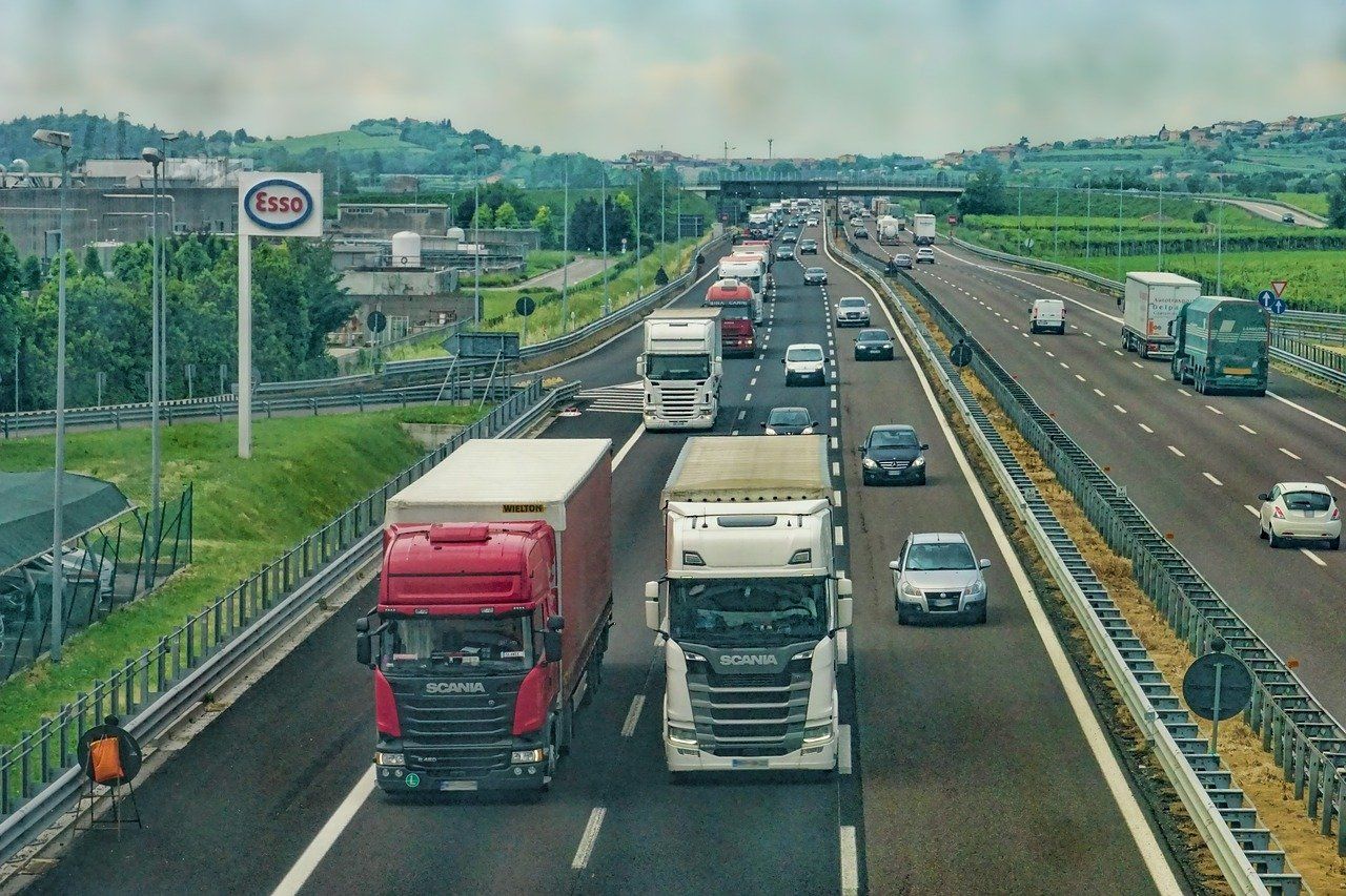 Plzeňsko má druhý nejnižší počet nehod v ČR: Jak se vyhnout komplikacím na cestách?
