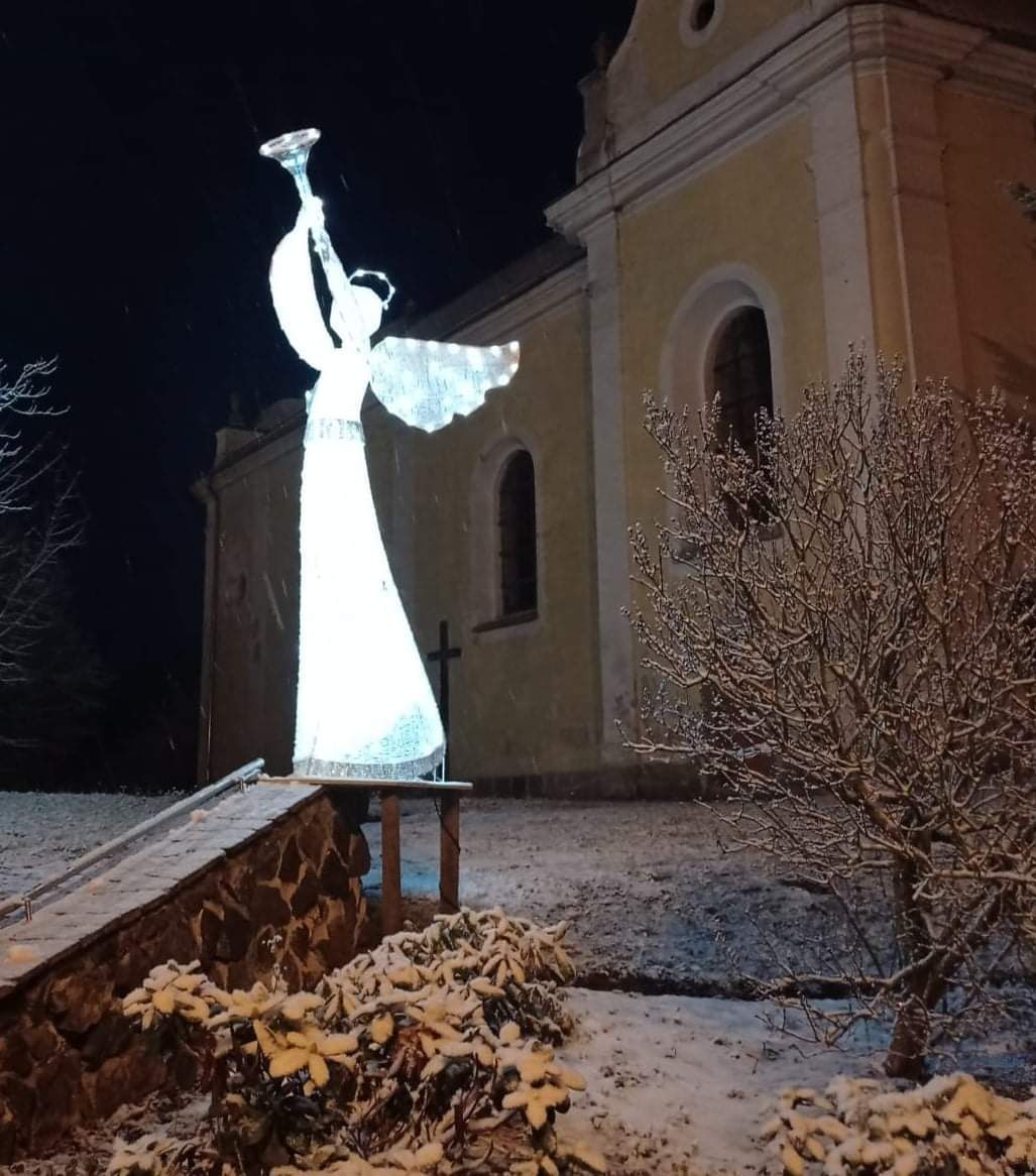 Policisté už ví, kdo ukradl dvoumetrového anděla v Chodové Plané
