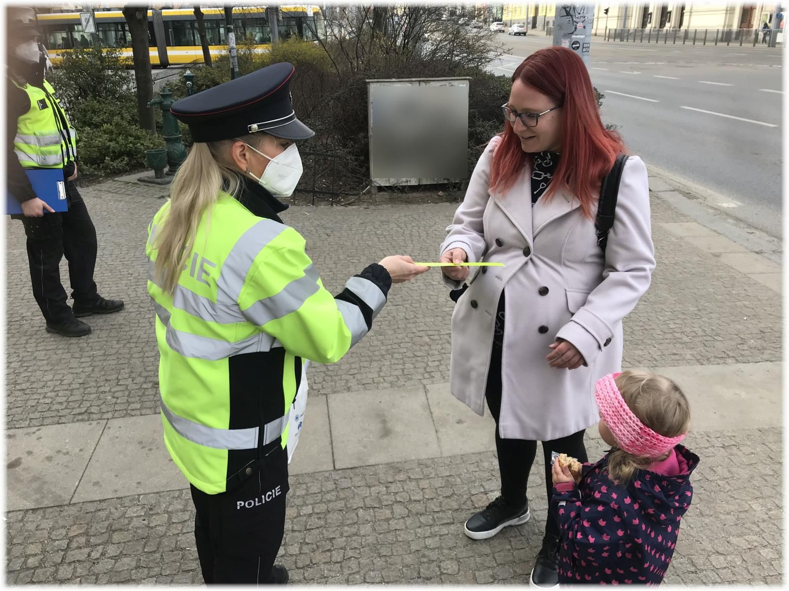 Policisté v Plzni kontrolovali chodce na přechodech