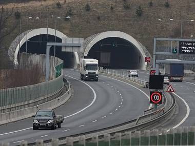 Řidiči pozor, tunel Valík čeká dopravní omezení a uzavírka