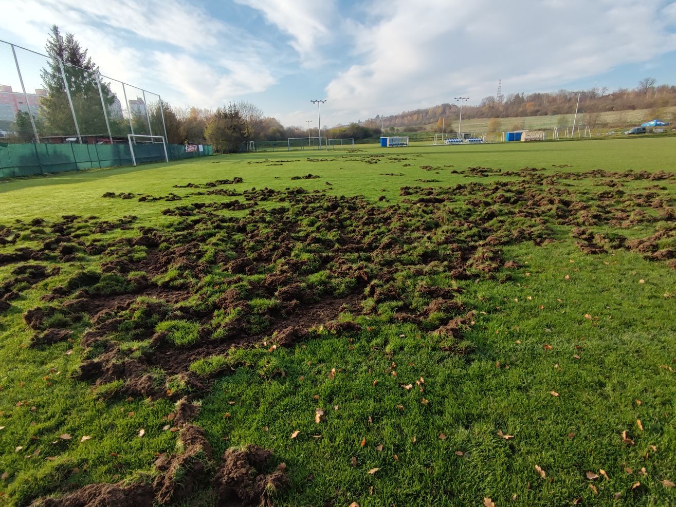 Stop divočákům. Jednička přispěje fotbalistům Košutky milionem na plot 