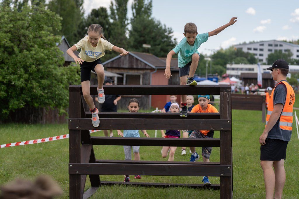 Už popáté se ve Škodalandu konal největší překážkový běh pro děti