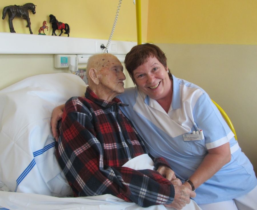 Ve Stodské nemocnici volí i Václav Herian, bude mu 102 let
