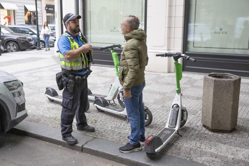 Městská policie v rámci čtyřdenní dopravně bezpečnostní akce znovu kontroluje provoz elektrokoloběžek v Praze Městská policie v rámci čtyřdenní dopravně bezpečnostní akce znovu kontroluje provoz elektrokoloběžek v Praze