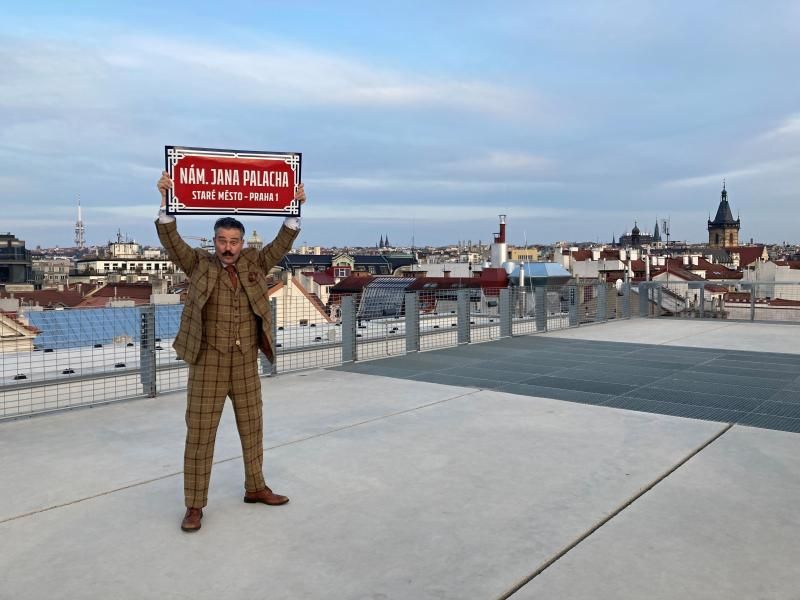 Praha podpořila film s Keanu Reevesem i dokument o fotografce Jarcovjákové Praha podpořila film s Keanu Reevesem i dokument o fotografce Jarcovjákové