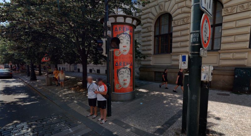Praha schválila nová pravidla pro plakátovací plochy, plakátovací sloupy dostanou novou podobu
