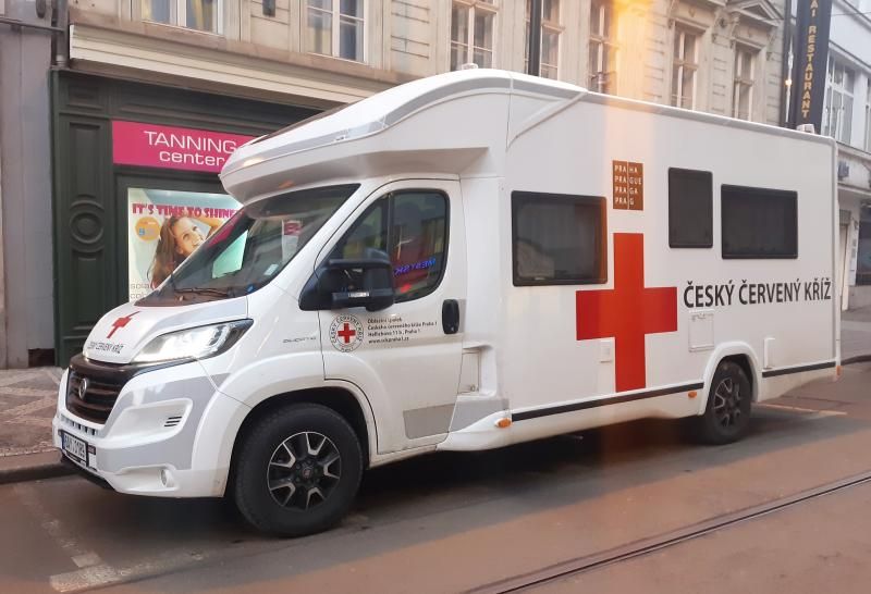 Ráno vyjel do pražských domovů pro seniory první mobilní očkovací tým