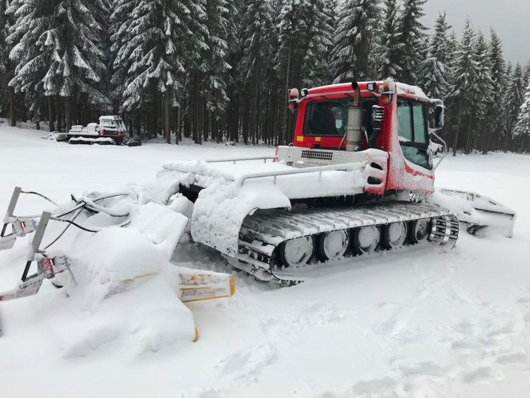 Karlovarský kraj podpoří nákup strojové techniky na údržbu tras pro zimní běžecké lyžování a zimní pěší turistiku
