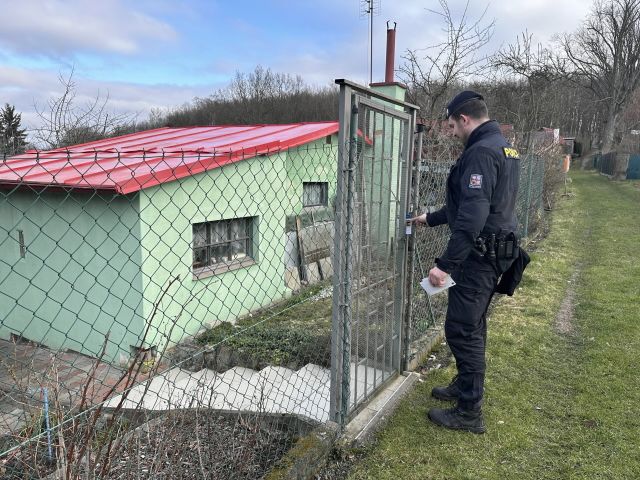 Karlovarský kraj: Policisté provádí kontroly chatových oblastí po celou zimu