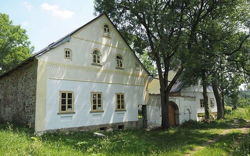 Karlovarský kraj: S příběhem náročné obnovy zchátralých památek v kraji seznamují nová videa
