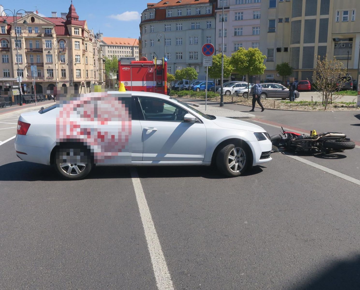 Karlovy Vary: Při dopravní nehodě došlo k lehkému zranění