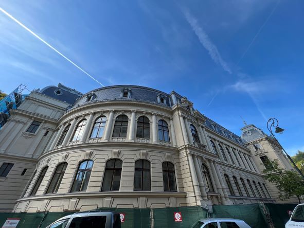 Karlovy Vary: Stavbaři dokončili práce na vnější fasádě Císařských lázní