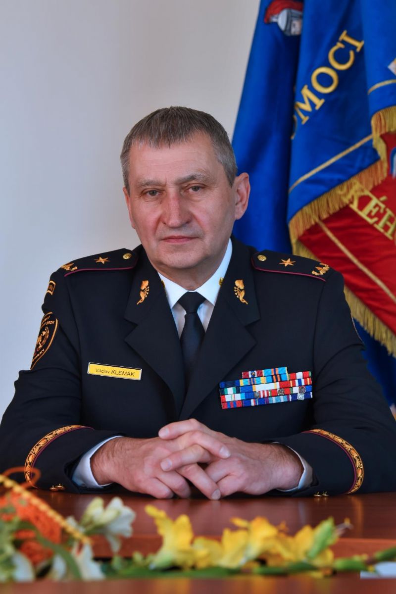 Prezident republiky povýšil do hodnosti brigádního generála ředitele karlovarských hasičů
