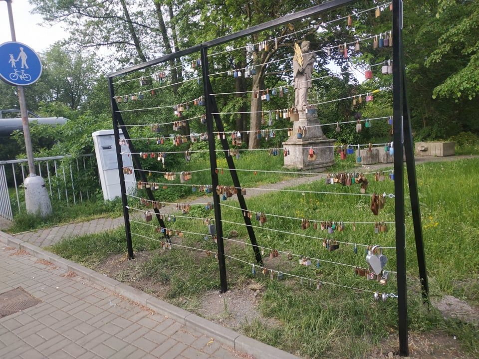 Sokolov: Na mostě lásky došlo k odstranění zámků ze zábradlí