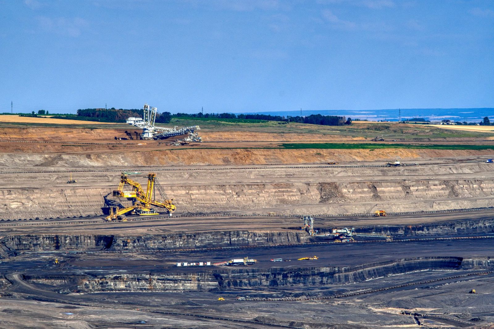 Doporučení Uhelné komise o konci hnědého uhlí v roce 2038 projednala vláda