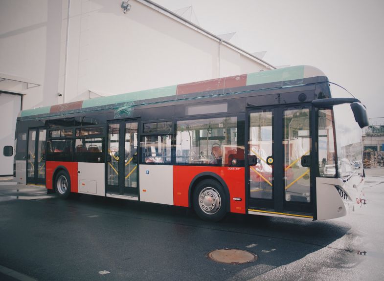 Elektrobusy Škoda E’CITY pro DPP a Prahu mají za sebou první zkušební jízdy v Plzni, veřejnosti se představí na veletrhu CZECHBUS