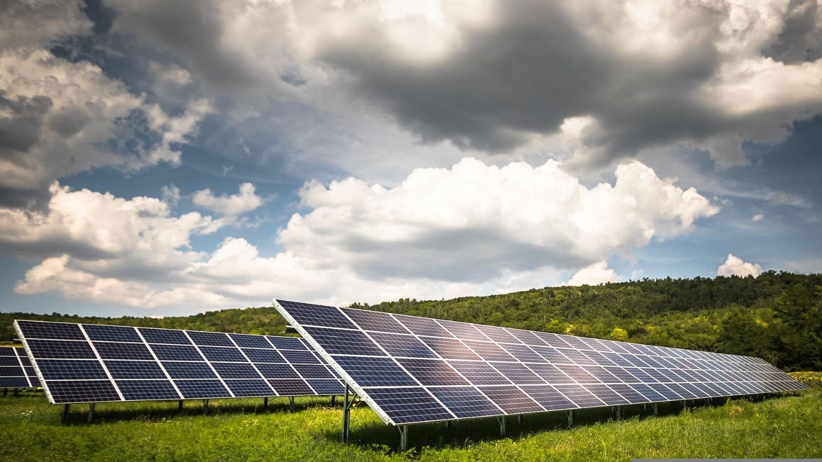 Novela, která zjednoduší povolovací řízení pro solární elektrárny, je v mezirezortním připomínkovém řízení