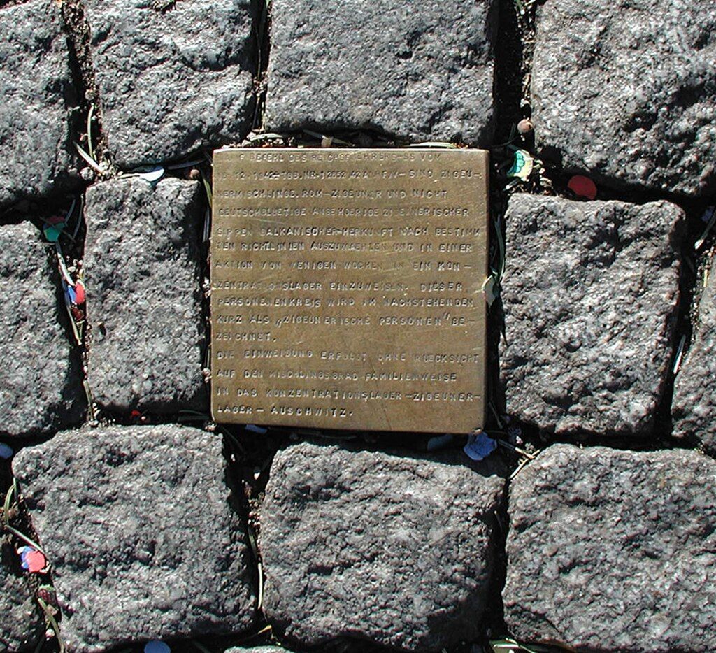 Kameny zmizelých připomínají tragédii osmi Židů