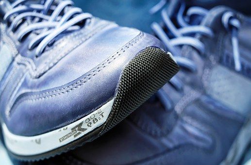 Cheb: Z prodejního pultu odcizil sportovní boty