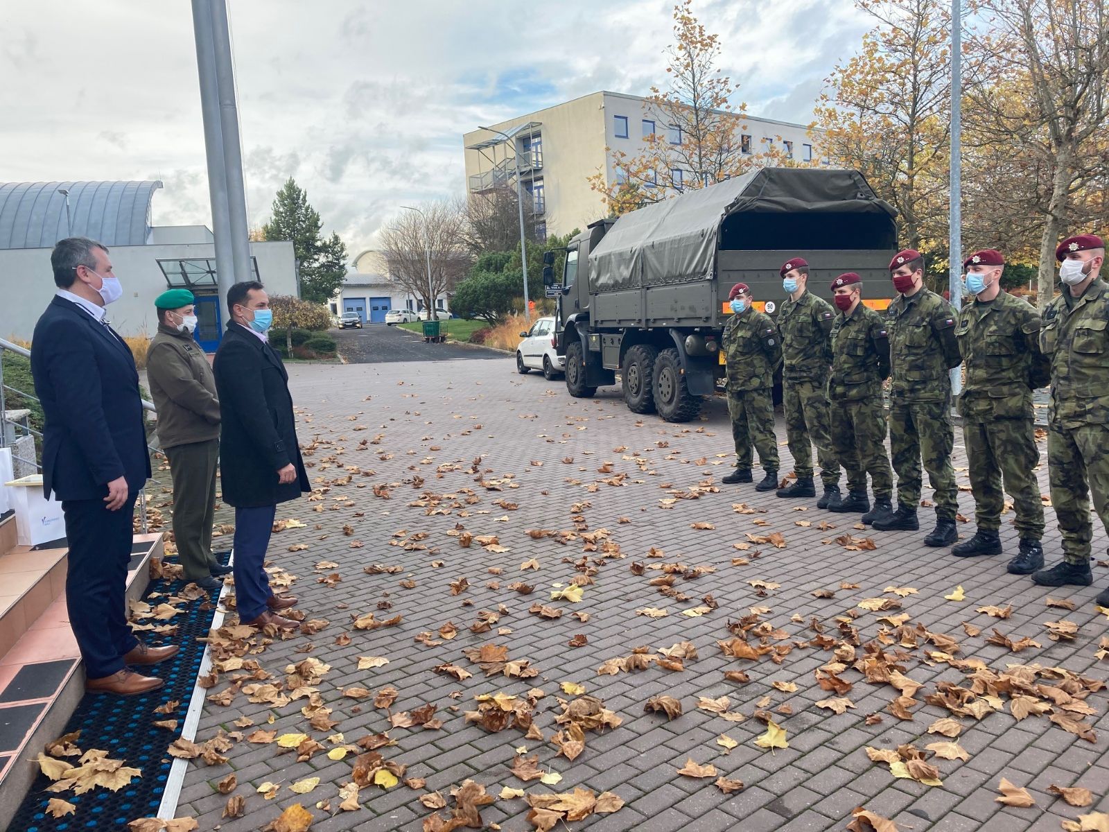 Karlovarský kraj včera poděkoval vojákům 