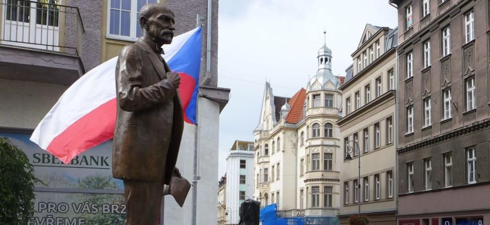Karlovy Vary: Pietní shromáždění a koncerty k výročí republiky