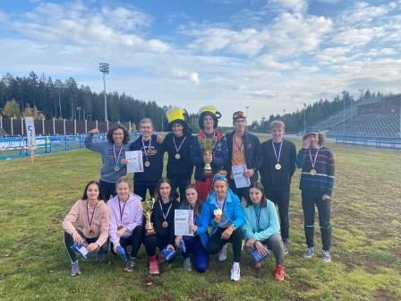 Ostrovští gymnazisté vybojovali zlato a bronz v republikovém finále v přespolním běhu