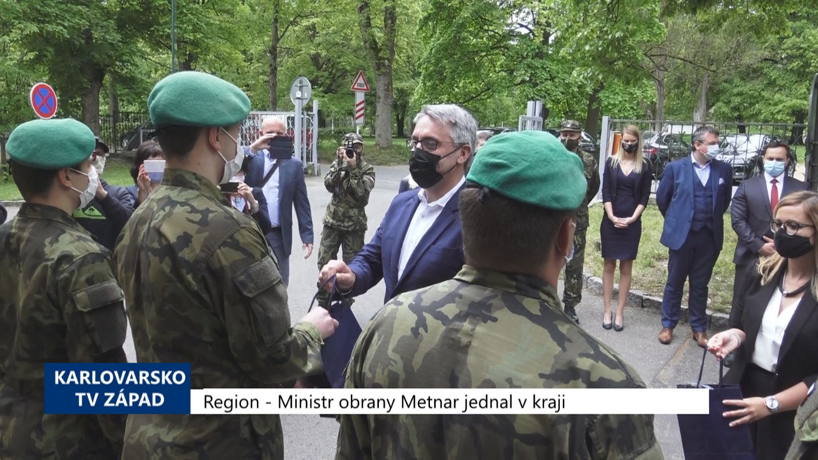 Region: Ministr obrany Metnar jednal v kraji (TV Západ)