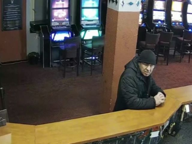 Sokolov: Podvodník oklamal barmana při směně peněz