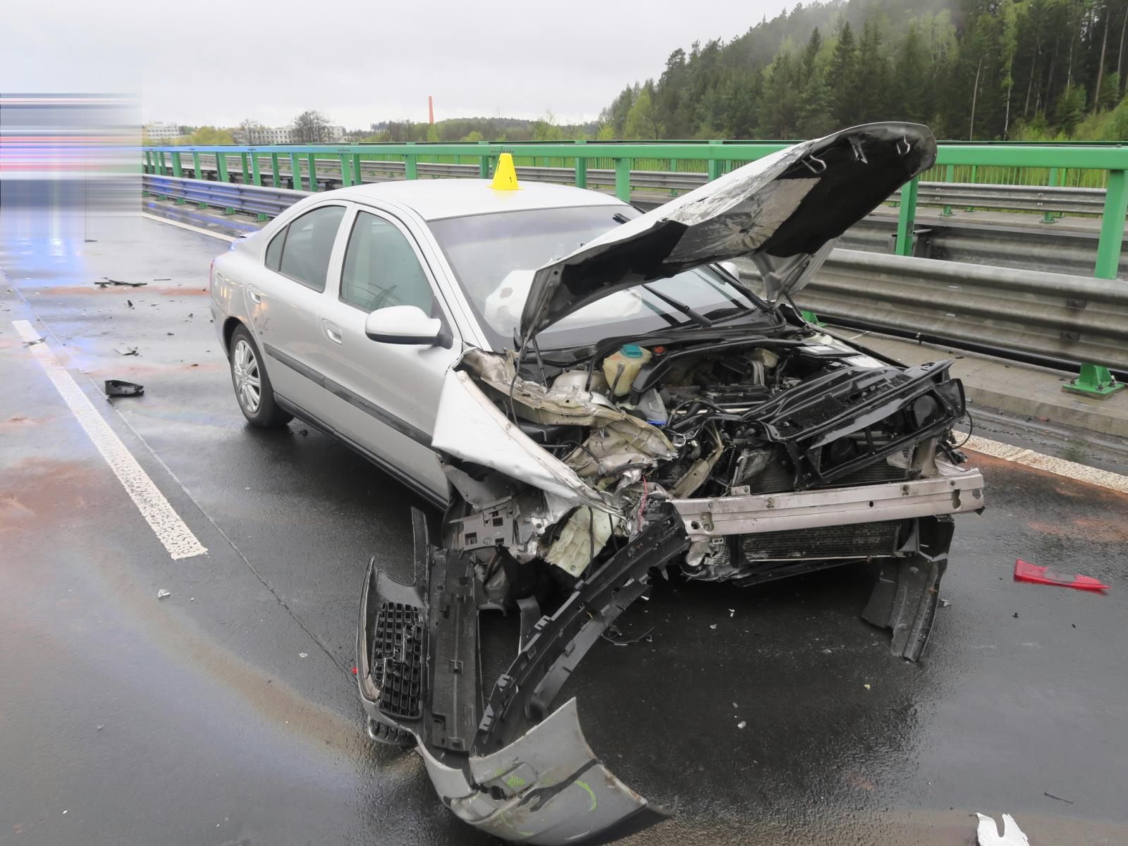 Sokolovsko: Včerejší nehoda na šestce