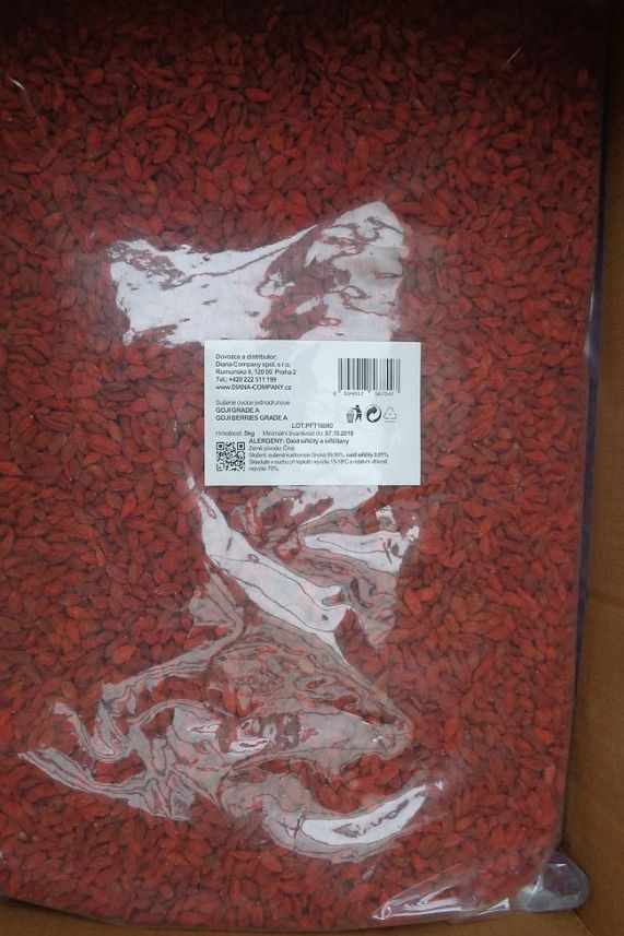 SZPI zakázala 10 tun sušeného ovoce z Číny. Obsahuje zakázaný pesticid Carbofuran 