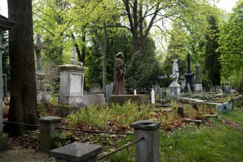 Digitální evidence hřbitovů se rozšiřuje na Brněnsku. Usnadňuje hledání hrobů i správu nájmů