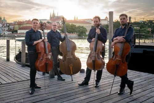 Prague Cello Quartet vyprodali Velkou synagogu v Plzni. Kvůli zájmu přidali druhý koncert