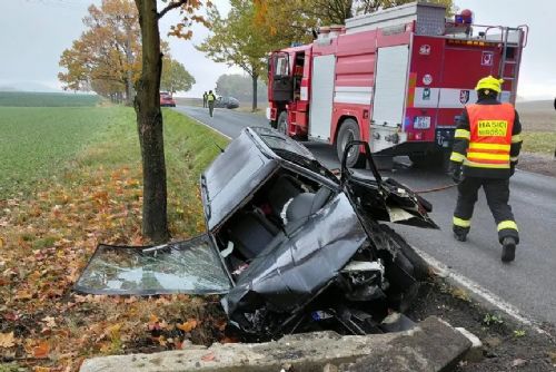 Víkend v Plzeňském kraji začal tragicky. Dva mrtví a čtyři zranění při třech nehodách