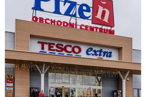 Tesco v Plzeňském kraji čeká velká změna. Osm prodejen může převzít řetězec Albert