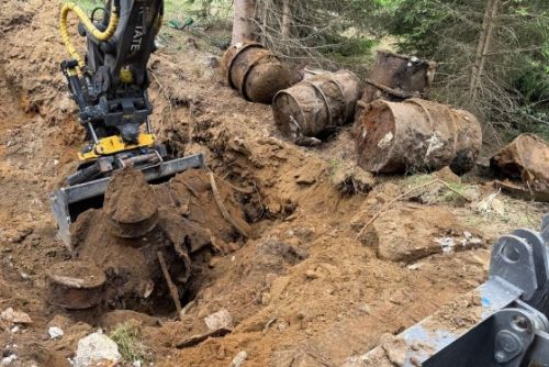 Armáda oplotí kontaminované místo na Šumavě! Starostové si stěžují na nedostatek informací