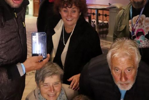 Život na ulici bez příkras. V Plzni vzniklo divadlo, ve kterém hrají i lidé bez domova