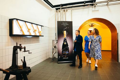 Kde se rodí slavné české bublinky? Bohemia Sekt otevírá návštěvníkům sklepy i výrobu