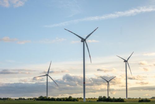 Pět středočeských obcí odmítlo větrné elektrárny. Referenda jsou závazná